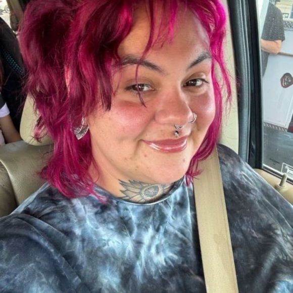 Meet your Posher, Lora - Picture 1 of 1